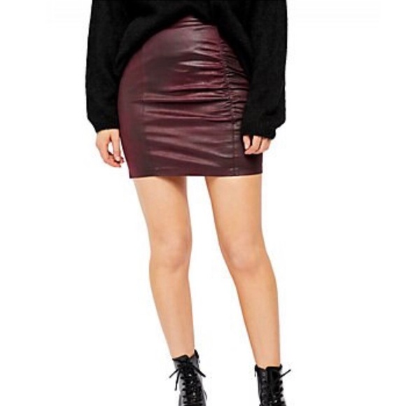 FREE PEOPLE rumi ruched mini skirt✨ - Picture 2 of 7